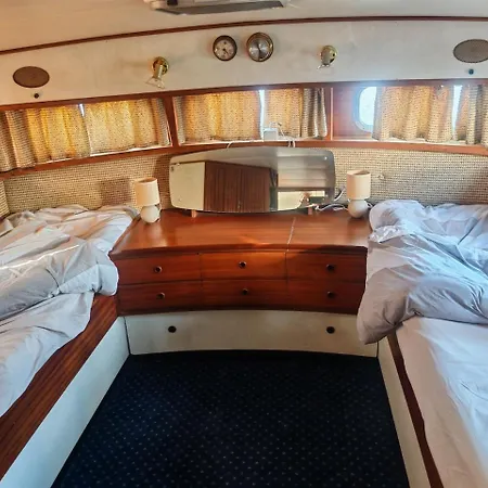 Botel Bateau Nuit Insolite *